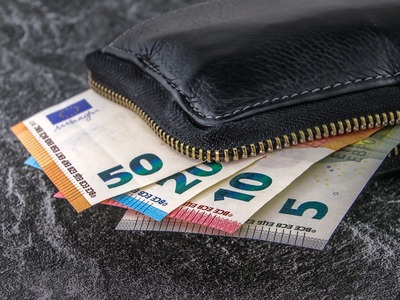 Πάτρα: Έκλεβε συστηματικά τη μοδίστρα της...