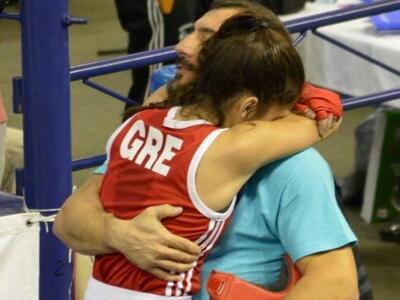 Χρυσούλα και Νίκος Πλέας μετά το τέλος του αγώνα 