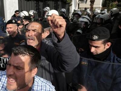 Κοινή διαμαρτυρία Δημάρχων και εργαζομέν...