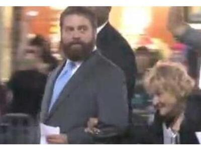 Με μια 87χρονη άστεγη πήγε στην πρεμιέρα...