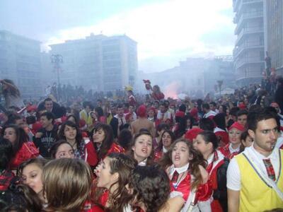 Τα παρατράγουδα της καρναβαλικής παρέλασης