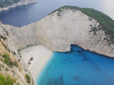Στη Βουλή, με την υπογραφή και Αχαιών, η...