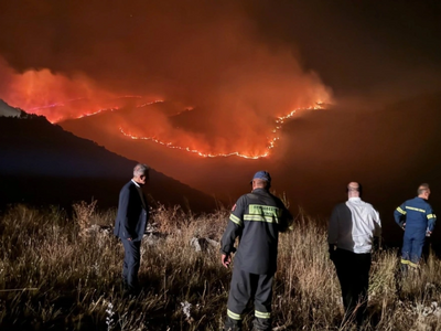 Σε εξέλιξη η φωτιά στην Εορδαία Πτολεμαΐ...
