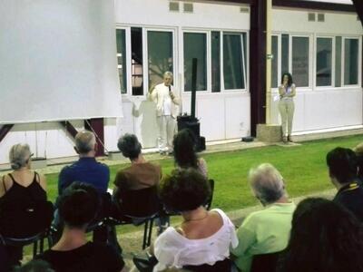 Ο Στέλιος Κούλογλου απαντά στις ερωτήσει...