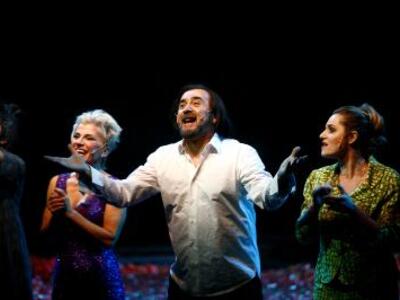 Επιστρέφει ο Λάκης Λαζόπουλος