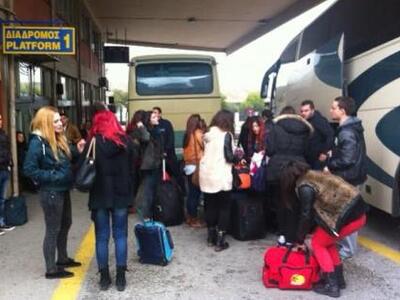 Πάτρα: Συνεχίζουν να καταφθάνουν επισκέπ...