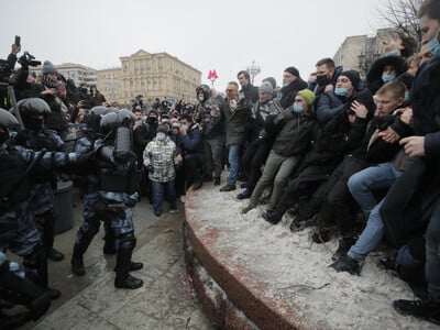 Ρωσία: Τουλάχιστον 500 συλλήψεις κατά τη...