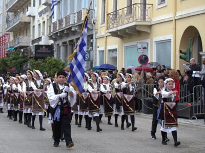 ΔΕΙΤΕ ΟΛΗ ΤΗΝ παρέλαση για την 25η Μαρτί...