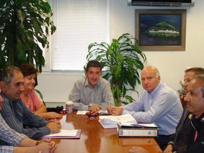 Κλειστά τα εμπορικά καταστήματα 45 Κυρια...