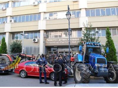 Συνεχίζεται η κατάληψη της Αντιπεριφέρει...