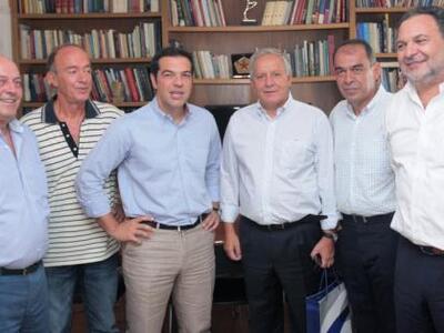 Τσίπρας: Στραγγαλίζεται η τοπική αυτοδιοίκηση