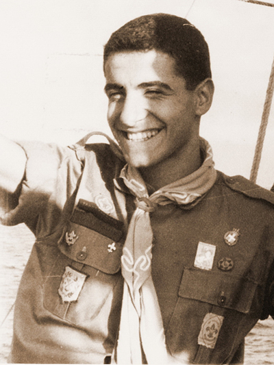 Ο Διονύσης Σιμόπουλος νεαρός πρόσκοπος.