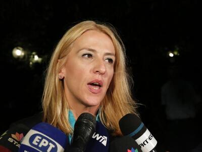 Ρένα Δούρου: "Οφείλουμε να τιμήσουμ...
