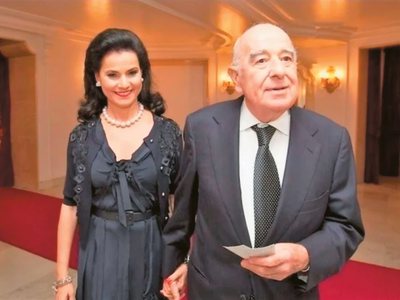 Η Βίκυ Σάφρα με τον σύζυγό της Τζόζεφ, μ...