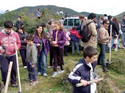 Ακράτα: Καθαρισμός παραλίας και ανάπλαση πλατείας