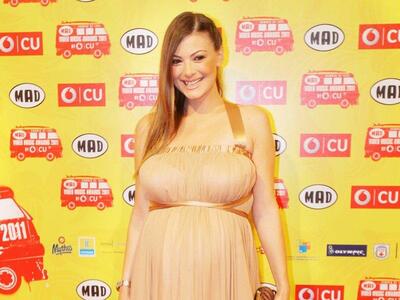 Σε ένα μήνα γεννάει η Δέσποινα Καμπούρη