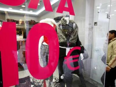 Κλείνουν  επί 4ωρο την Πέμπτη  τα καταστ...