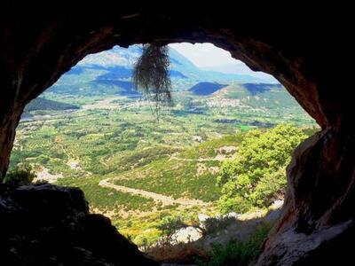 Οι Σπηλιές των Κενταύρων στην Κλόκοβα - ΔΕΙΤΕ ΦΩΤΟ