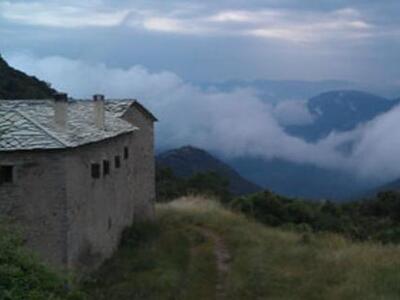 Καλύτερα που δεν έχω ούτε ρεύμα ούτε τηλ...