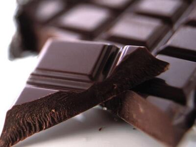 Έρευνες δείχνουν ότι η σοκολάτα κάνει κα...