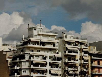 Στεγαστική κρίση: Ακόμη και 15 χρόνια ερ...