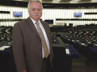 Πίσω στο γαλάζιο μαντρί ο πρώην ευρωβουλ...