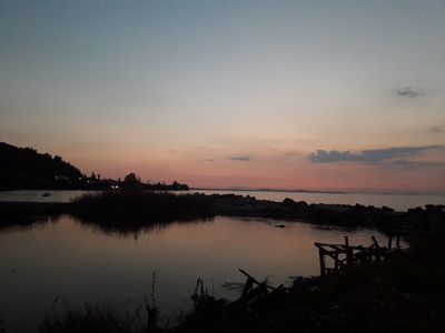 Βούρκος το λιμανάκι των Τσουκαλεϊκων στη...