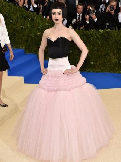 ΛΙΛΙ ΚΟΛΙΝΣ ΜΕ GIAMBATTISTA VALLI