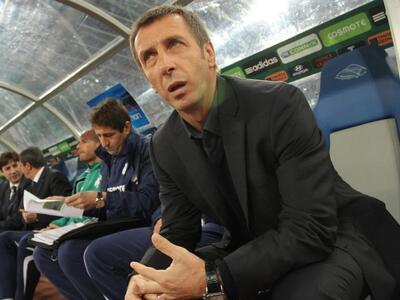 Ποδόσφαιρο: Ένα βήμα από τον πάγκο του Ο...