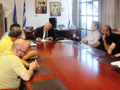 Συνάντηση Μανώλη Αγγελάκα με εκπροσώπους...