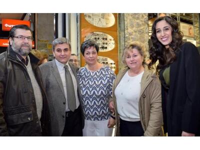 Xαμόγελα και πολλές πολλές ευχές στα εγκ...