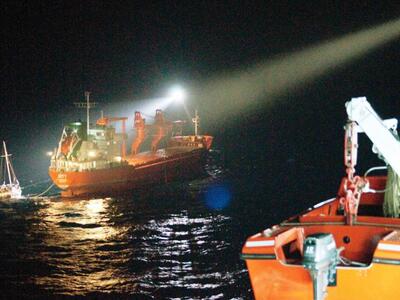 Φωτιά σε πλοίο ανοικτά της Ρόδου – Με επ...