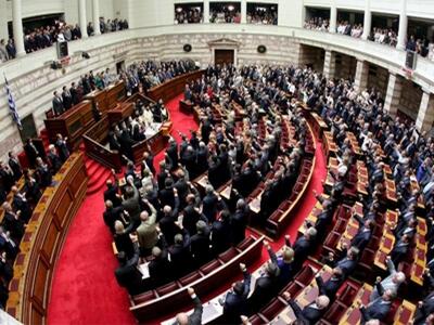 «Στριμώχνονται» τέσσερις βουλευτές για τ...