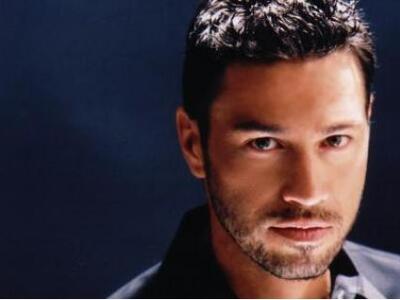 Συναυλία του Μάριου Φραγκούλη για τους σ...