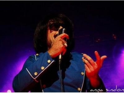 Τόνις Σφήνος: "Το μαλλί το χαϊδεύει...