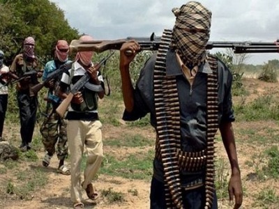 Νιγηρία: Ένοπλοι εισέβαλαν σε κοιτώνα σχ...