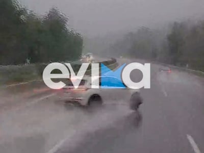 Η στιγμή που οδηγός χάνει τον έλεγχο εν ...