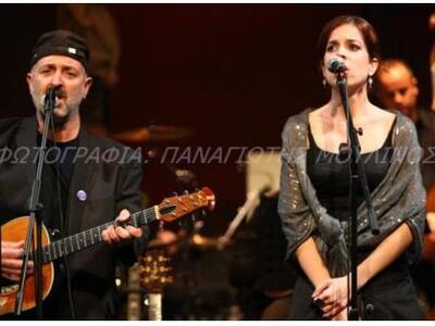 Η Πατρινή Ιόνια Ορχήστρα τραγουδά στο Λα...