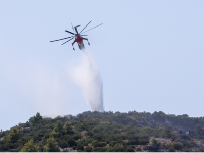 Φωτιά στα Μέγαρα: Eχουν καεί σπίτια- Μήν...