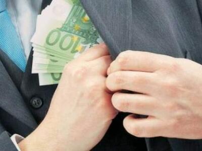 Ντροπή: Πρώην βουλευτές και δήμαρχοι έπα...