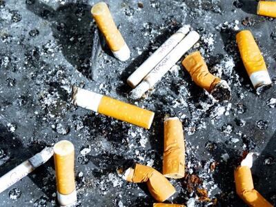 Οι Έλληνες καπνιστές «παράγουν» κάθε χρό...