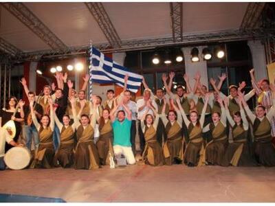 Το Χορευτικό του Δήμου Πατρέων κάνει ένα...