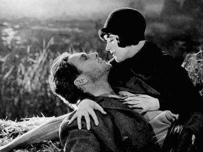 Σκηνή από τη βωβή ταινία "Sunrise".