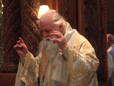 Αμβρόσιος κατά Μητροπολιτών για τη συμφω...