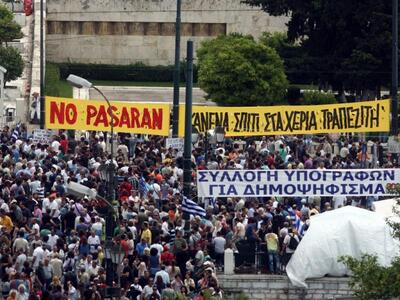 Αγανακτισμένοι:Kέρδισαν τη μάχη της πλατ...