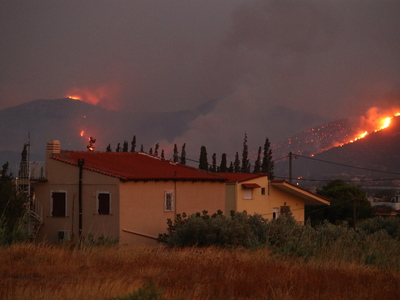 Φωτιά στην Κερατέα - Συνέλαβαν δύο στελέ...
