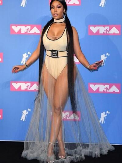 ΝΙΚΙ ΜΙΝΑΖ ΜΕ OFF WHITE