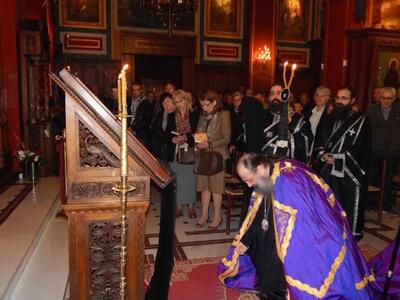 Πάτρα: Η Ακολουθία του Νυμφίου στη Μητρό...