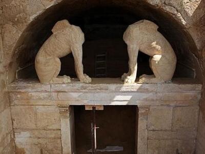 Αμφίπολη: «Ο τάφος είναι της Ολυμπιάδας ...