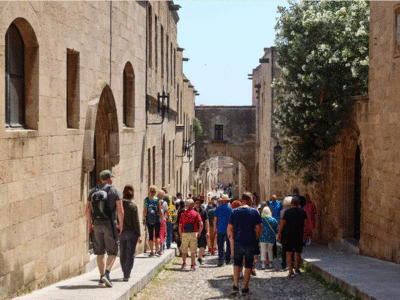 Χρεοκόπησε ο γερμανικός τουριστικός κολο...